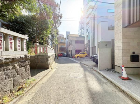 �_�ސ쌧���l�s�_�ސ��ؒ��̐V�z��ˌ��Ă̑O�ʓ��H�܂ތ��n�ʐ^