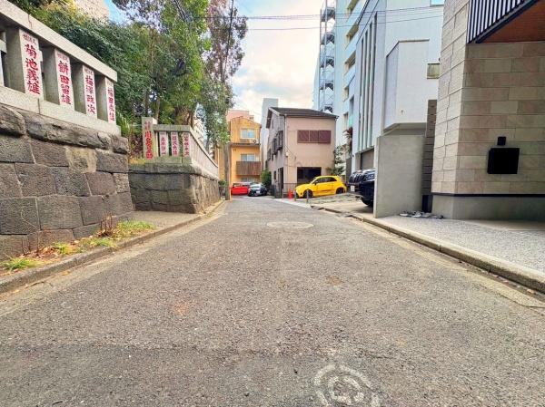 �_�ސ쌧���l�s�_�ސ��ؒ��̐V�z��ˌ��Ă̑O�ʓ��H�܂ތ��n�ʐ^