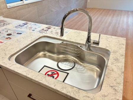 �_�ސ쌧���l�s�_�ސ��ؒ��̐V�z��ˌ��ẴL�b�`��