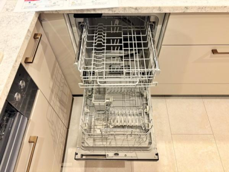 �_�ސ쌧���l�s�_�ސ��ؒ��̐V�z��ˌ��ẴL�b�`��