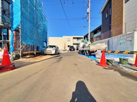 �_�ސ쌧���l�s����{�h���̐V�z��ˌ��Ă̑O�ʓ��H�܂ތ��n�ʐ^