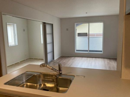 �_�ސ쌧���l�s���J��܊іڒ��̐V�z��ˌ��Ẵ��r���O