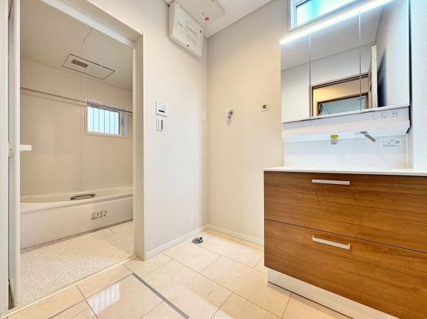 �_�ސ쌧���l�s���J��܊іڒ��̐V�z��ˌ��Ă̐��ʑ�E���ʏ�