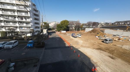 �_�ސ쌧�����s����1���ڂ̓y�n�̑O�ʓ��H�܂ތ��n�ʐ^