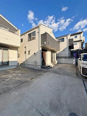 �_�ސ쌧���l�s�h�揬���P�J3���ڂ̒��È�ˌ��Ă̑O�ʓ��H�܂ތ��n�ʐ^