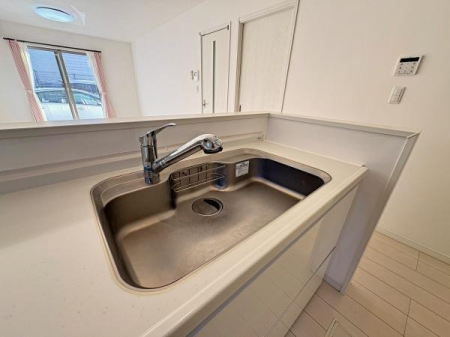 �_�ސ쌧���l�s�h�揬���P�J3���ڂ̒��È�ˌ��ẴL�b�`��