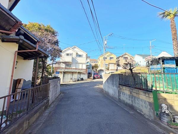 �_�ސ쌧���l�s���J��㐣�J���̐V�z��ˌ��Ă̑O�ʓ��H�܂ތ��n�ʐ^