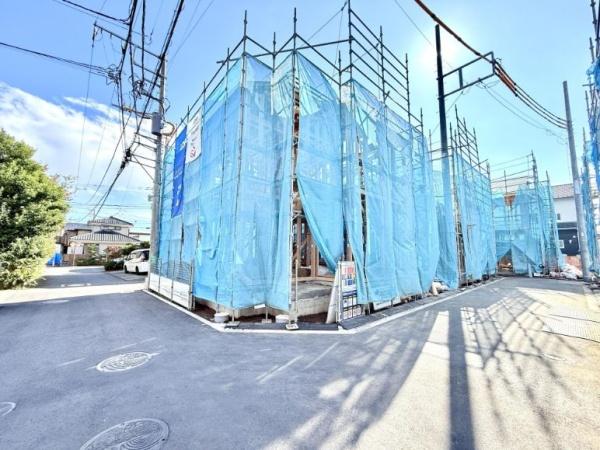 �_�ސ쌧������s�~���̐V�z��ˌ��Ă̑O�ʓ��H�܂ތ��n�ʐ^