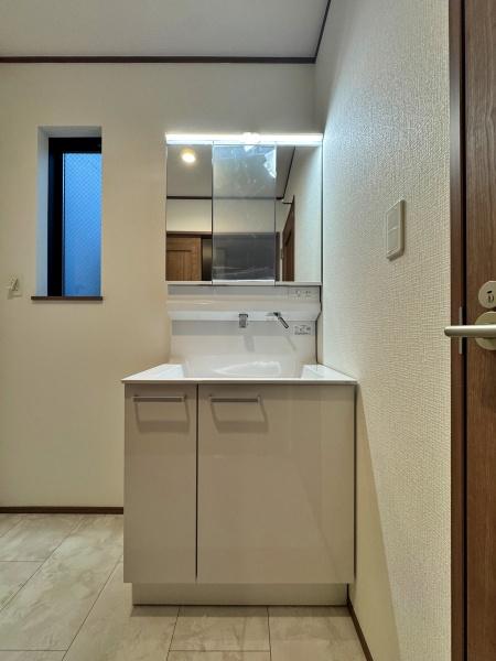 �_�ސ쌧���s�{�O�����1���ڂ̐V�z��ˌ��Ă̐��ʑ�E���ʏ�