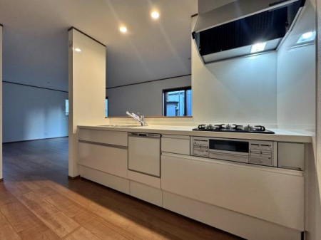 �_�ސ쌧���s�{�O�����1���ڂ̐V�z��ˌ��ẴL�b�`��