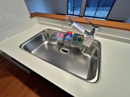 �_�ސ쌧���s�{�O�����1���ڂ̐V�z��ˌ��ẴL�b�`��