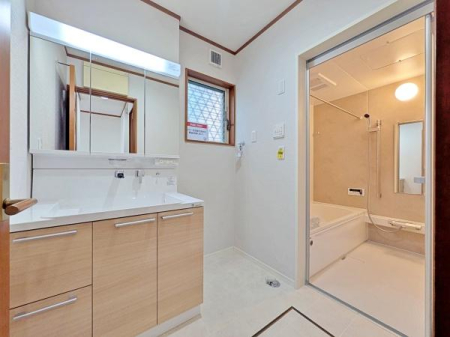 �����s���c�s�X��5���ڂ̒��È�ˌ��Ă̐��ʑ�E���ʏ�