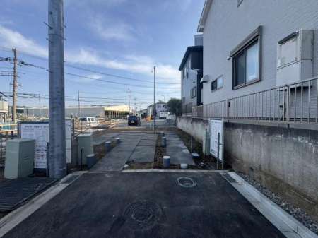 �_�ސ쌧�����s�������c1���ڂ̐V�z��ˌ��Ă̑O�ʓ��H�܂ތ��n�ʐ^