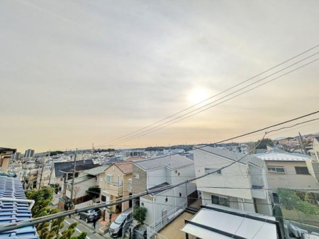 �_�ސ쌧���l�s�`�k�捂�c��3���ڂ̐V�z��ˌ��Ă̏Z�˂���̒��]�ʐ^