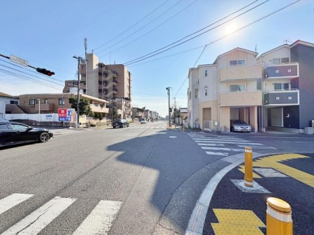 �_�ސ쌧����s�݂��̑�̒��È�ˌ��Ă̑O�ʓ��H�܂ތ��n�ʐ^