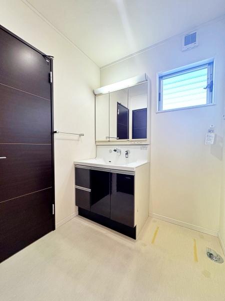 �_�ސ쌧����s�����_��4���ڂ̒��È�ˌ��Ă̐��ʑ�E���ʏ�