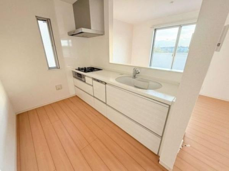 �_�ސ쌧���l�s��q�搙�c8���ڂ̒��È�ˌ��ẴL�b�`��