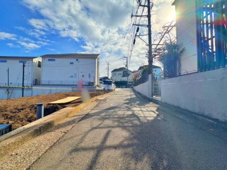 �_�ސ쌧���l�s�ۓy�P�J��㐛�c���̐V�z��ˌ��Ă̑O�ʓ��H�܂ތ��n�ʐ^