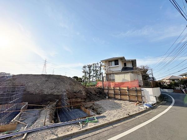 �_�ސ쌧���l�s�˒ˋ�㔐�����̐V�z��ˌ��Ă̏Z�˂���̒��]�ʐ^