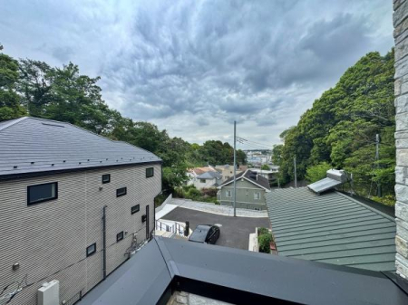 �_�ސ쌧���l�s�˒ˋ攐�����̐V�z��ˌ��Ă̏Z�˂���̒��]�ʐ^