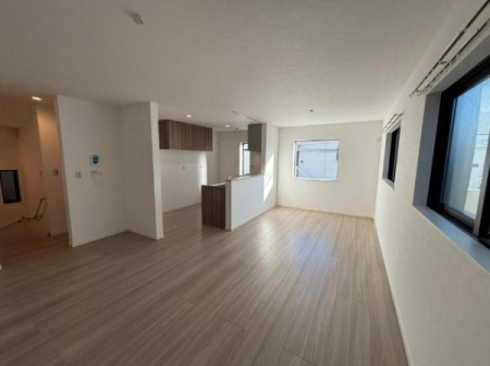 �_�ސ쌧���l�s�ߌ��扺���g3���ڂ̐V�z��ˌ��Ẵ��r���O