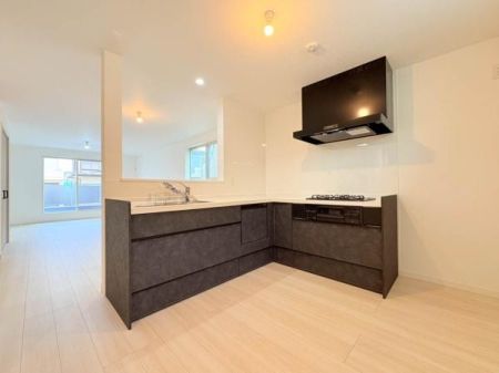 �_�ސ쌧���s���Ë�k����2���ڂ̐V�z��ˌ��ẴL�b�`��