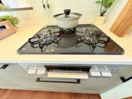 �_�ސ쌧���l�s����折���J��4���ڂ̐V�z��ˌ��ẴL�b�`��