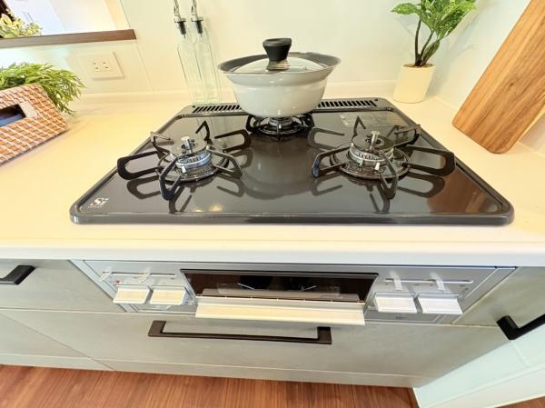 �_�ސ쌧���l�s����折���J��4���ڂ̐V�z��ˌ��ẴL�b�`��