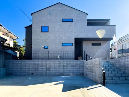 �_�ސ쌧���l�s��q�搙�c8���ڂ̐V�z��ˌ��Ă̌��n�O�ώʐ^