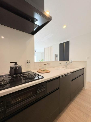 �_�ސ쌧���l�s��q�搙�c8���ڂ̐V�z��ˌ��ẴL�b�`��