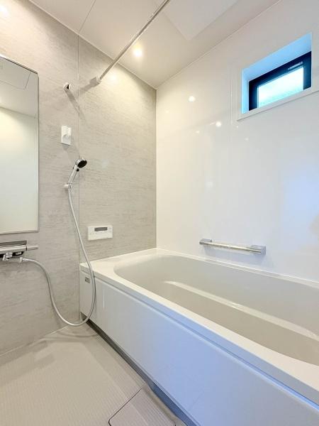 �_�ސ쌧���l�s��q�搙�c8���ڂ̐V�z��ˌ��Ă̗���