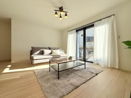 �_�ސ쌧���l�s��q�搙�c8���ڂ̐V�z��ˌ��Ẵ��r���O