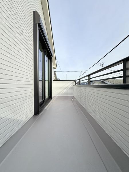 �_�ސ쌧���l�s�`��擌�i�J3���ڂ̐V�z��ˌ��Ă̑O�ʓ��H�܂ތ��n�ʐ^