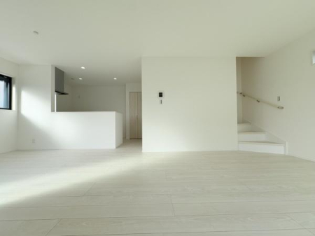 �_�ސ쌧���l�s�`��擌�i�J3���ڂ̐V�z��ˌ��Ẵ��r���O