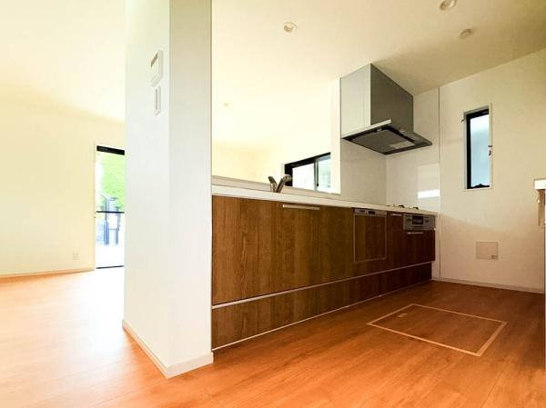 �_�ސ쌧���q�s���R8���ڂ̐V�z��ˌ��ẴL�b�`��