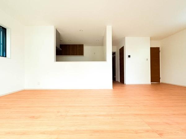 �_�ސ쌧���q�s���R8���ڂ̐V�z��ˌ��Ẵ��r���O