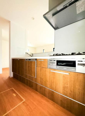 �_�ސ쌧���q�s���R8���ڂ̐V�z��ˌ��ẴL�b�`��