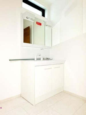 �_�ސ쌧���q�s���R8���ڂ̐V�z��ˌ��Ă̐��ʑ�E���ʏ�