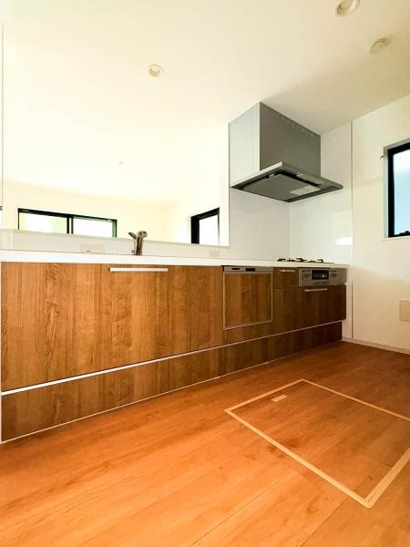 �_�ސ쌧���q�s���R8���ڂ̐V�z��ˌ��ẴL�b�`��