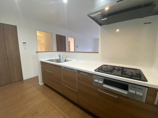 �_�ސ쌧����s�ғ�������1���ڂ̐V�z��ˌ��ẴL�b�`��