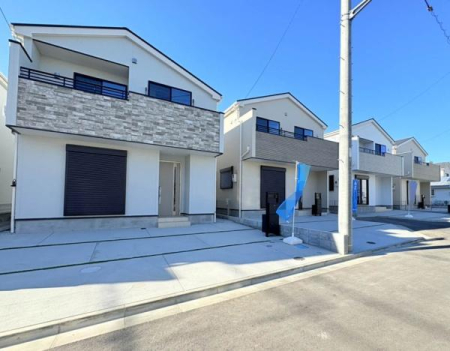 �_�ސ쌧����s�ғ�������1���ڂ̐V�z��ˌ��Ă̑O�ʓ��H�܂ތ��n�ʐ^