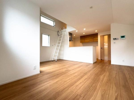 �_�ސ쌧���l�s���i�c��2���ڂ̐V�z��ˌ��Ẵ��r���O