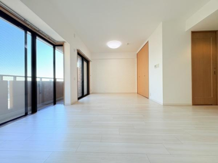 �_�ސ쌧���l�s�����Ԓ�1���ڂ̒��Ã}���V�����̃��r���O