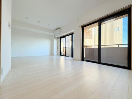 �_�ސ쌧���l�s�����Ԓ�1���ڂ̒��Ã}���V�����̃��r���O