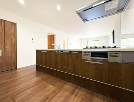 �_�ސ쌧���l�s�`���`���6���ڂ̐V�z��ˌ��ẴL�b�`��