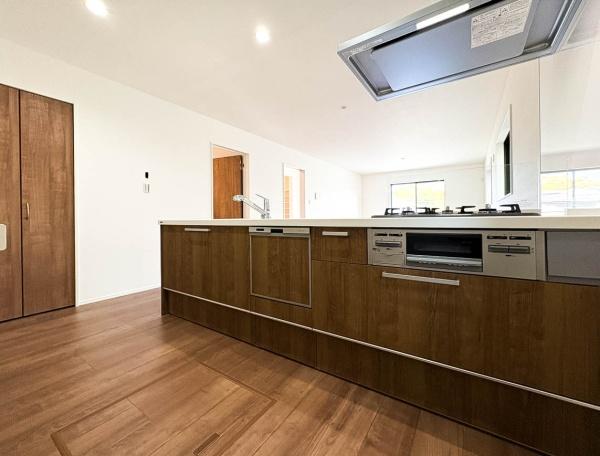 �_�ސ쌧���l�s�`���`���6���ڂ̐V�z��ˌ��ẴL�b�`��