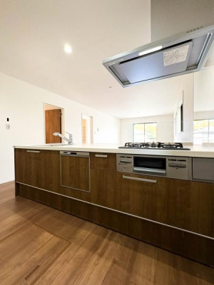 �_�ސ쌧���l�s�`���`���6���ڂ̐V�z��ˌ��ẴL�b�`��