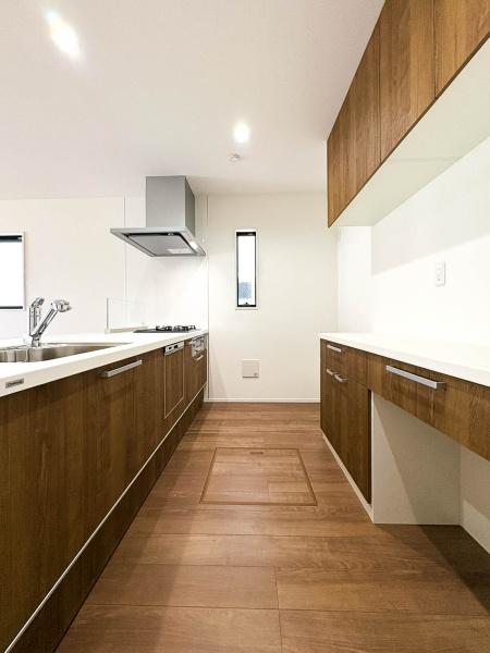 �_�ސ쌧���l�s�`���`���6���ڂ̐V�z��ˌ��ẴL�b�`��