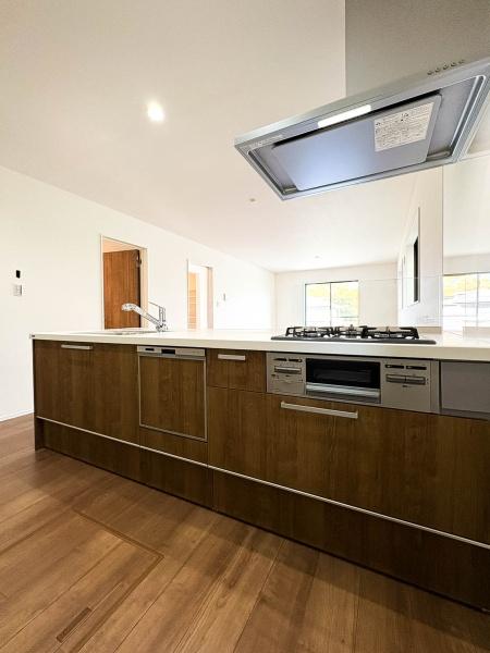 �_�ސ쌧���l�s�`���`���6���ڂ̐V�z��ˌ��ẴL�b�`��