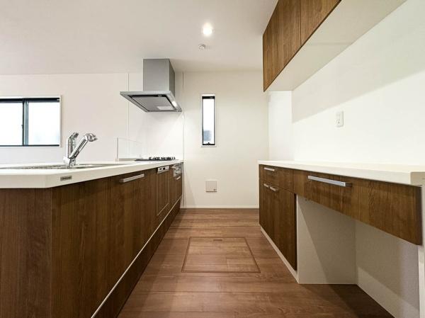 �_�ސ쌧���l�s�`���`���6���ڂ̐V�z��ˌ��ẴL�b�`��